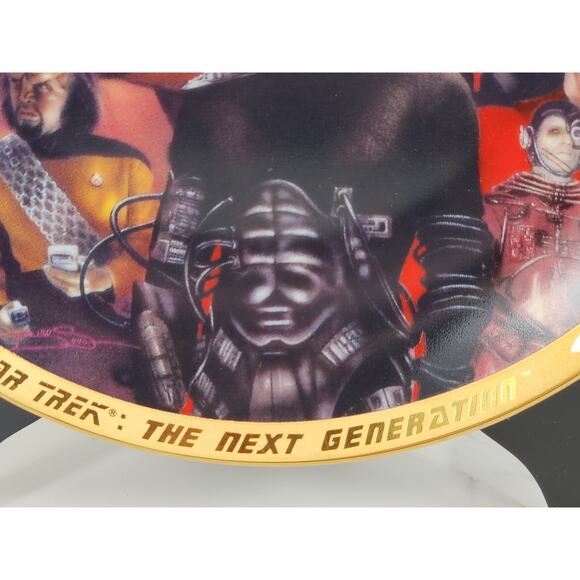 Star Trek Next Generation Picard Year 1994 Porcelain 8 1/8" Wall Decor Plate - Picture 10 of 15